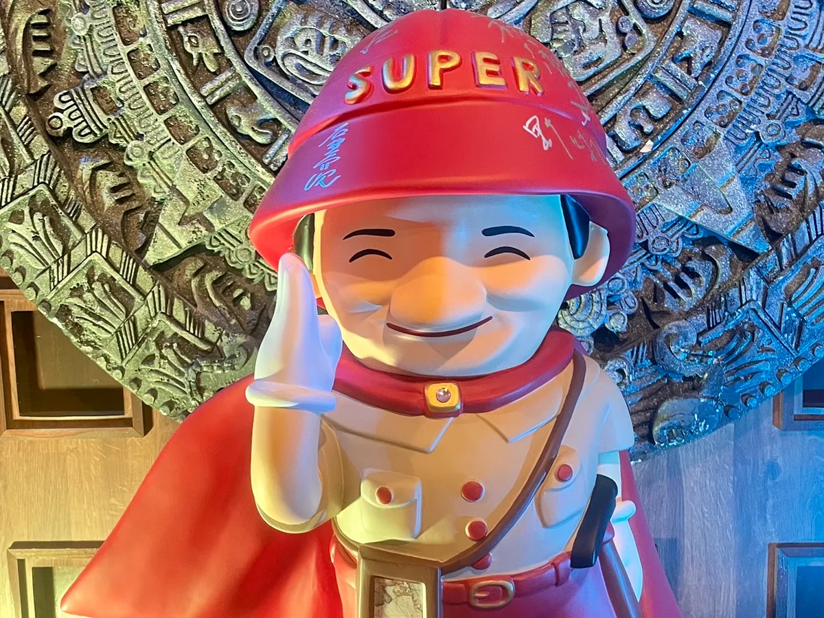 エントランスでは巨大なヒトシ君がお迎え! 記念撮影もOKですよ♪