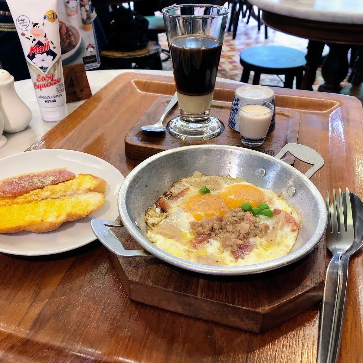 老舗ローカルカフェのカイガタ。