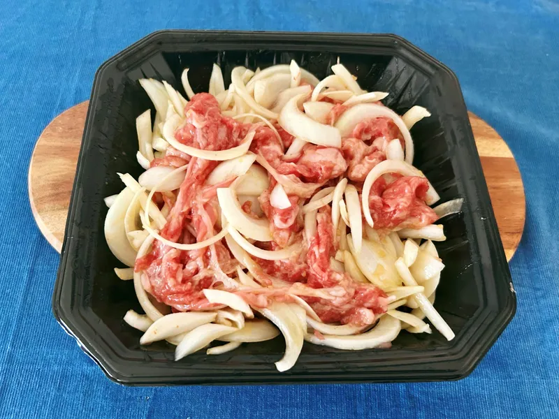 牛肉少なめ、たっぷり新玉ねぎでかさまし!