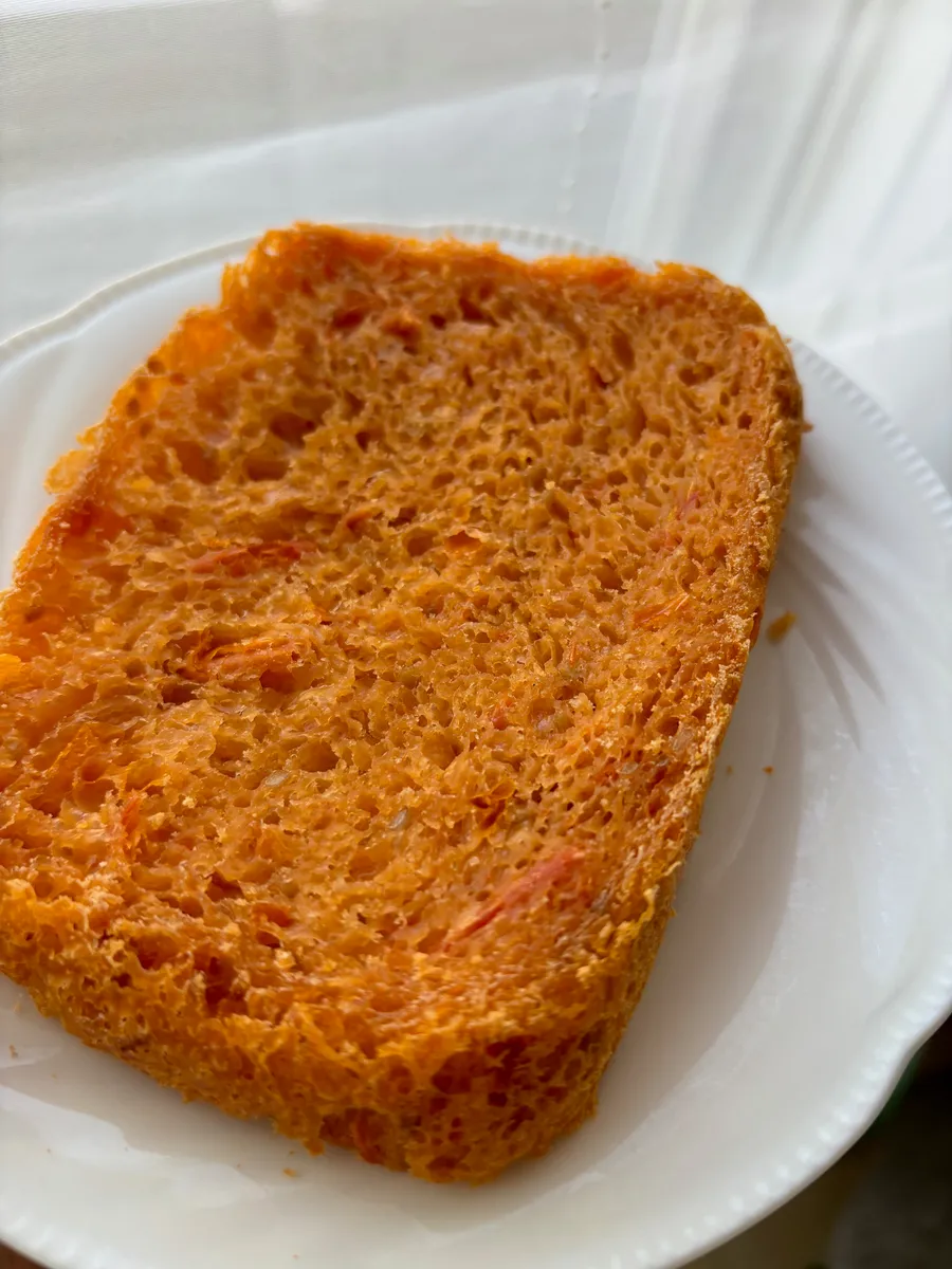 ホームベーカリーで簡単トマトパン★お勧めです