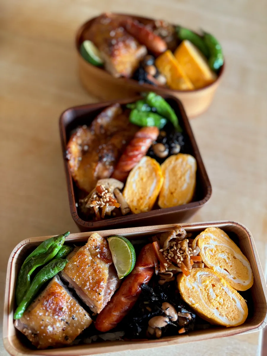 青森県六戸町の特産品のしゃも入りの豪華弁当!