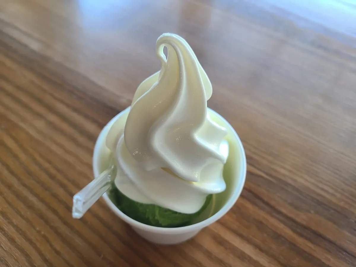 明日葉ジェラートと大島牛乳ソフト