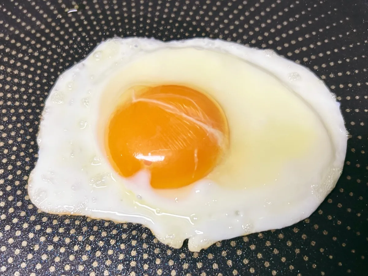 生に近いトロトロ目玉焼き！