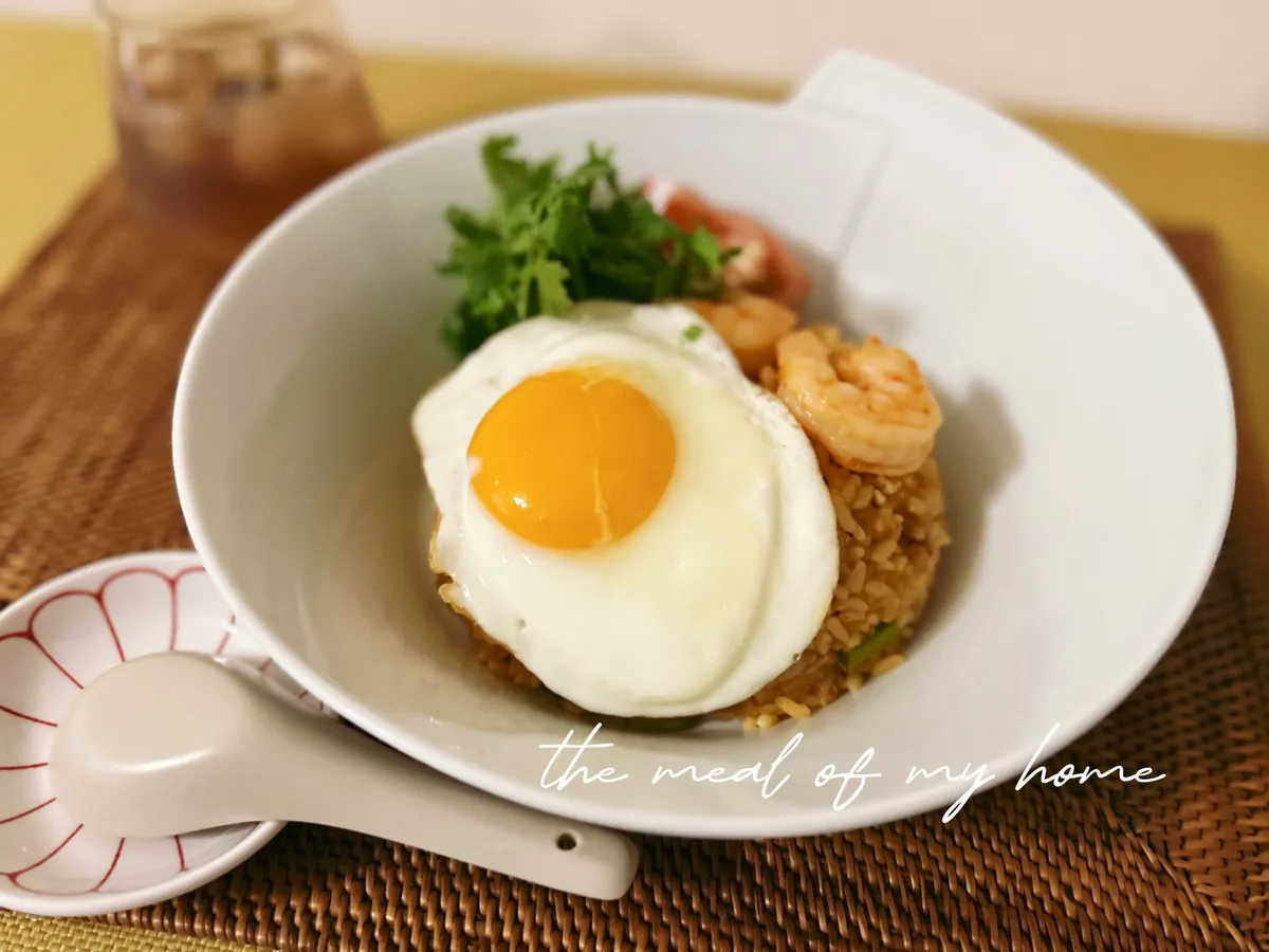 トロトロ目玉焼きをのせて