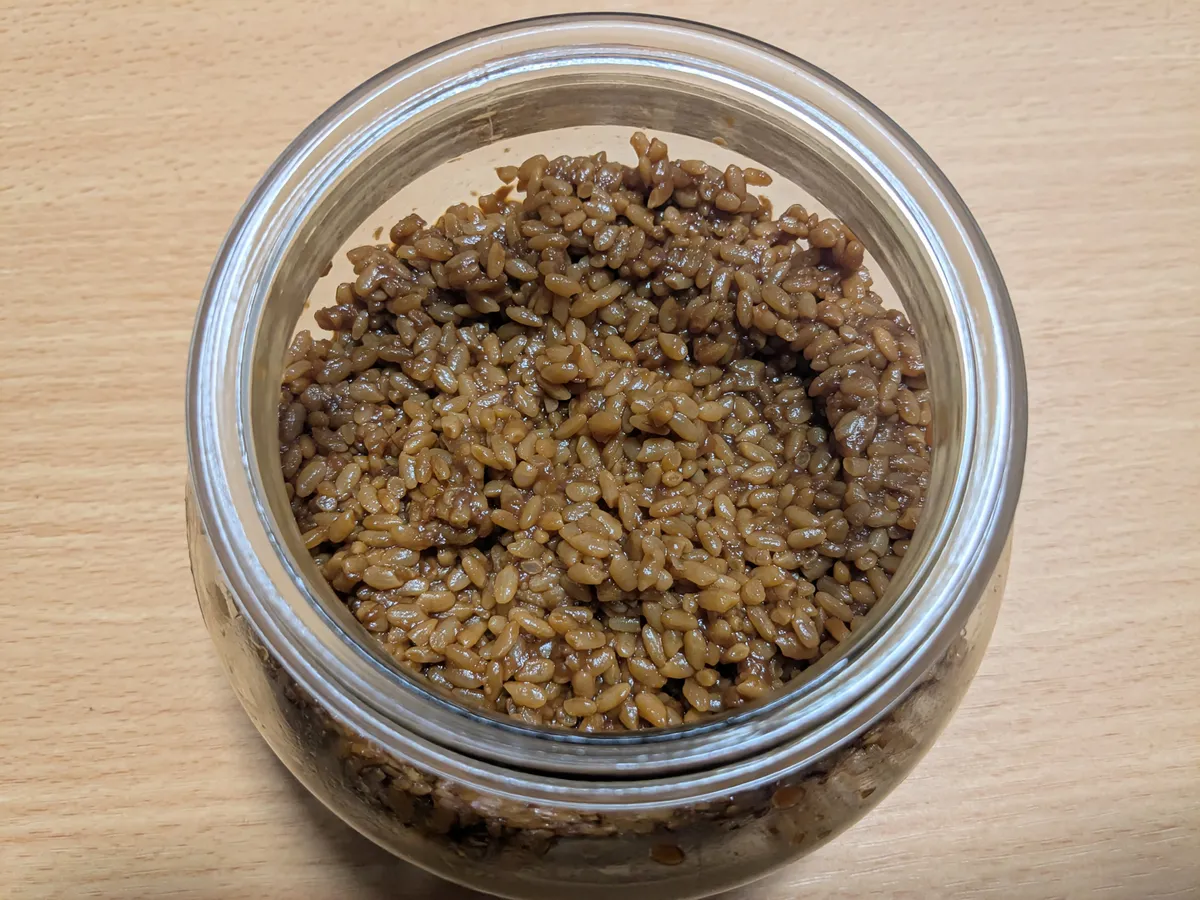 このあと麹の発酵具合を見ながら醤油をつぎ足す