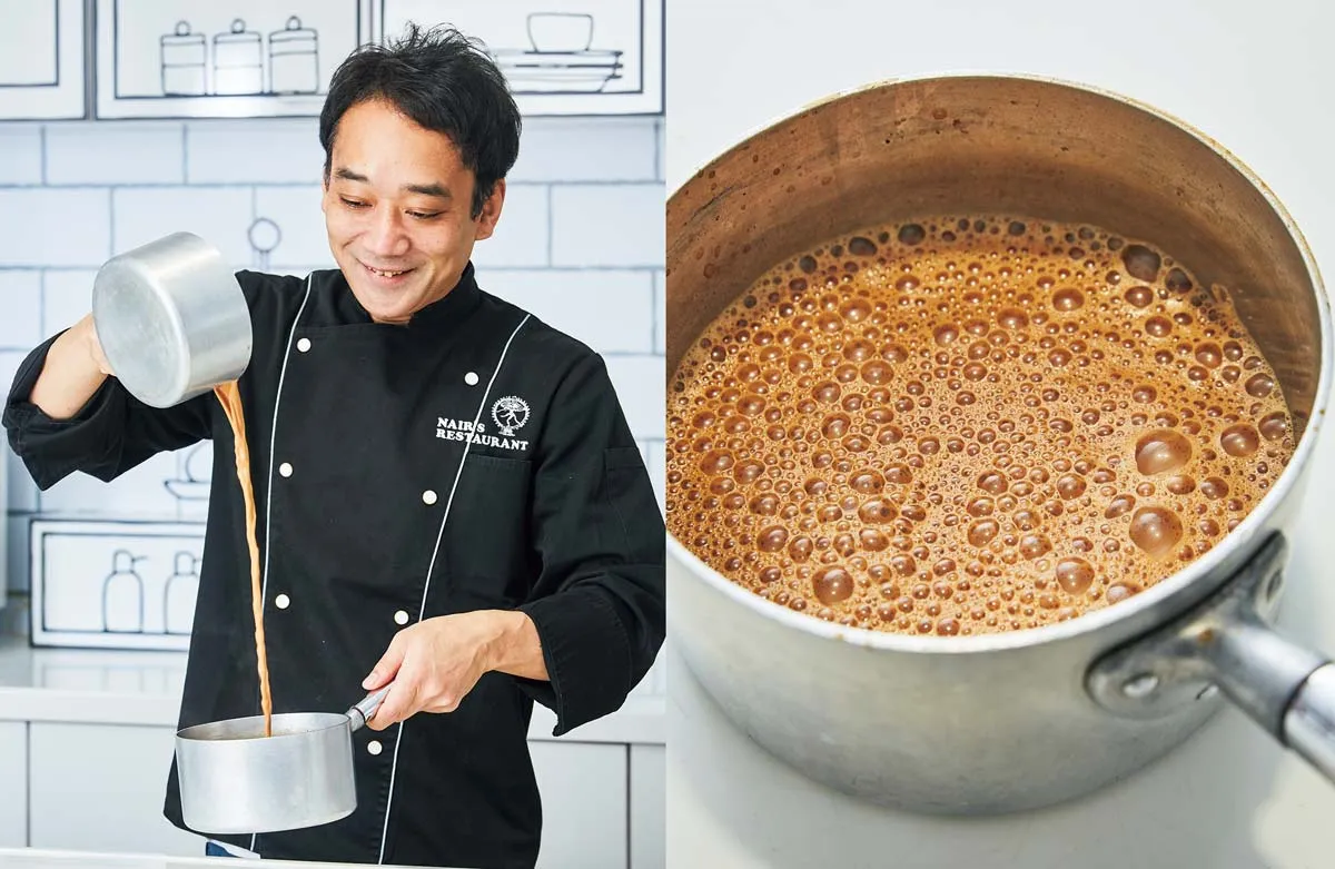 チャイの作り方　泡を立てて注ぐ