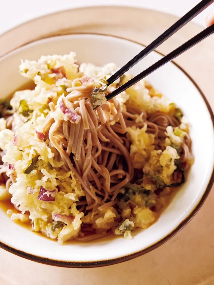 みょうがと野沢菜、じゃこのパラパラかき揚げ