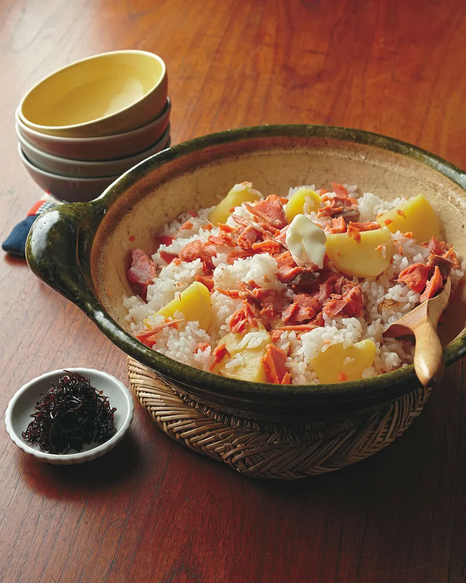 鮭とじゃがいもの炊き込みご飯