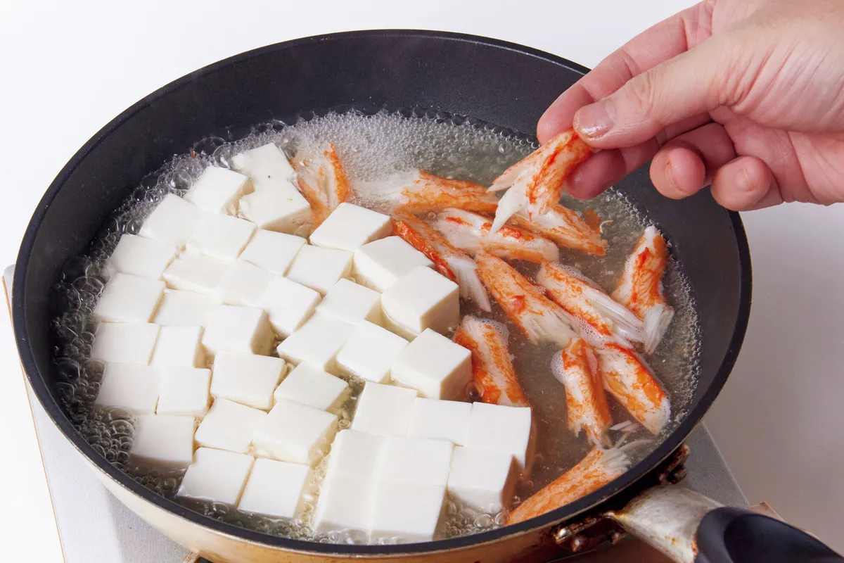 かにかまは隠れた味だし食材なのです