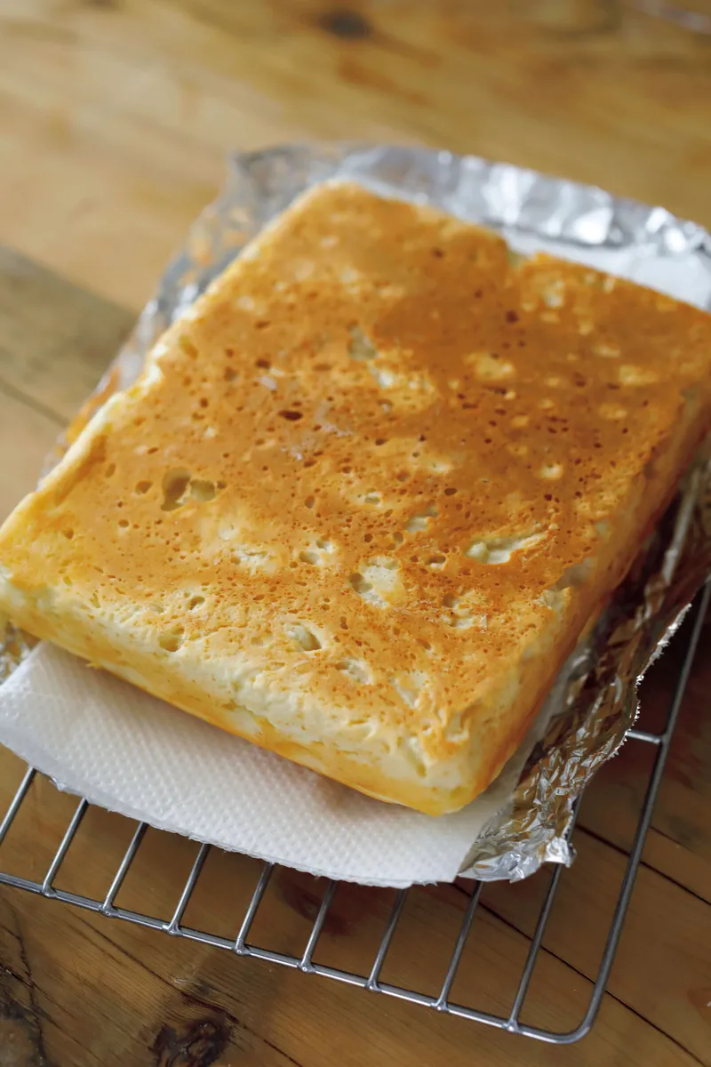焼き終わったらペーパータ オルの上に取り出す