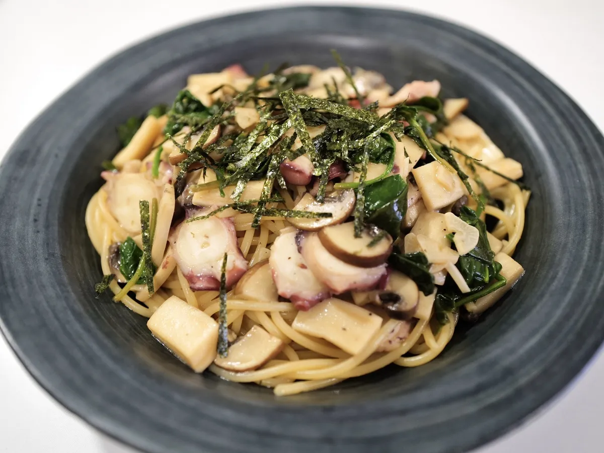 真野恵里菜さん特製「たこときのことほうれん草のパスタ」