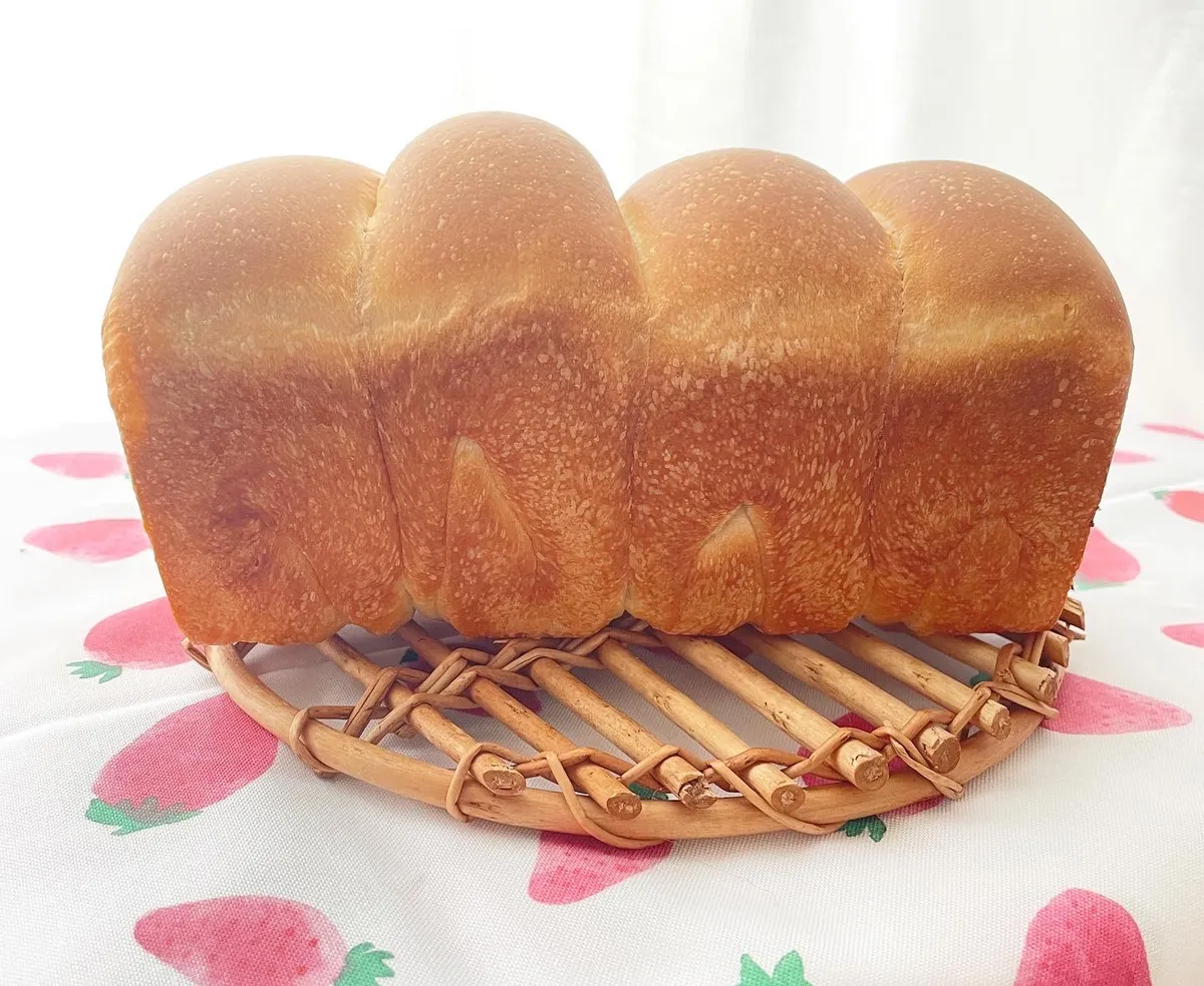 自家製のいちご酵母で作った食パン