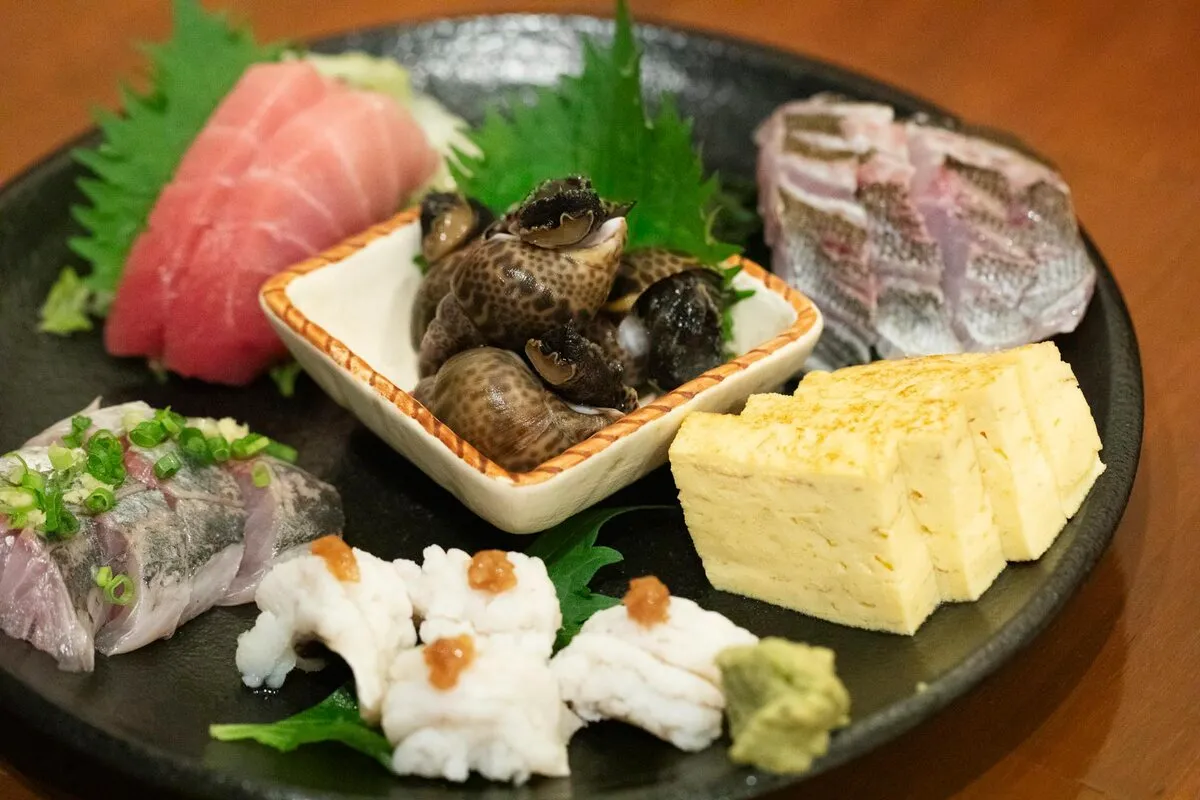 「うまい魚と天ぷら ジロー」の刺身盛り合わせ