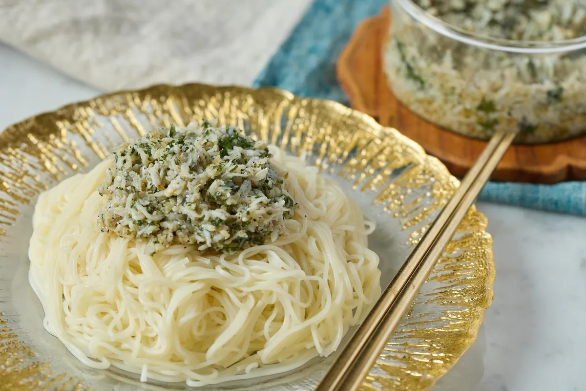 『しらすと大葉のオイル漬け』をそうめんにのせてもおいしい